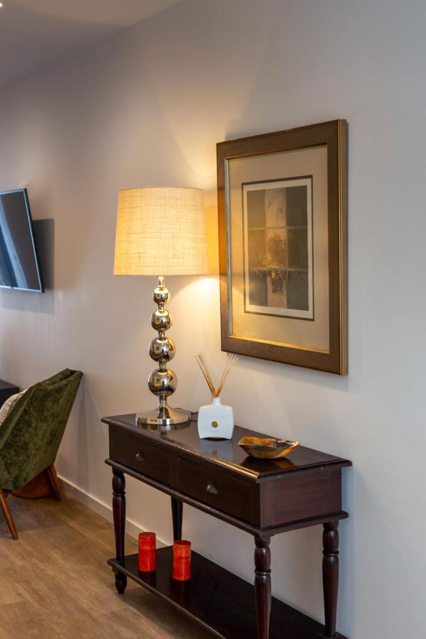 Stupendo- Two Rooms, Patio With Refreshing Pond-Center-Air Conditioning-Free Park Lisboa 外观 照片